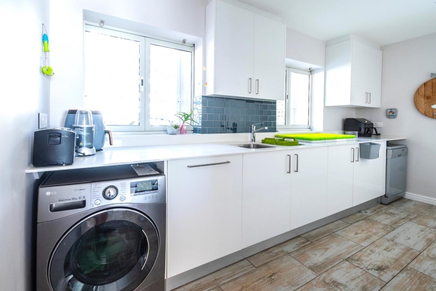 3 Bedroom Property for Sale in Fresnaye Western Cape